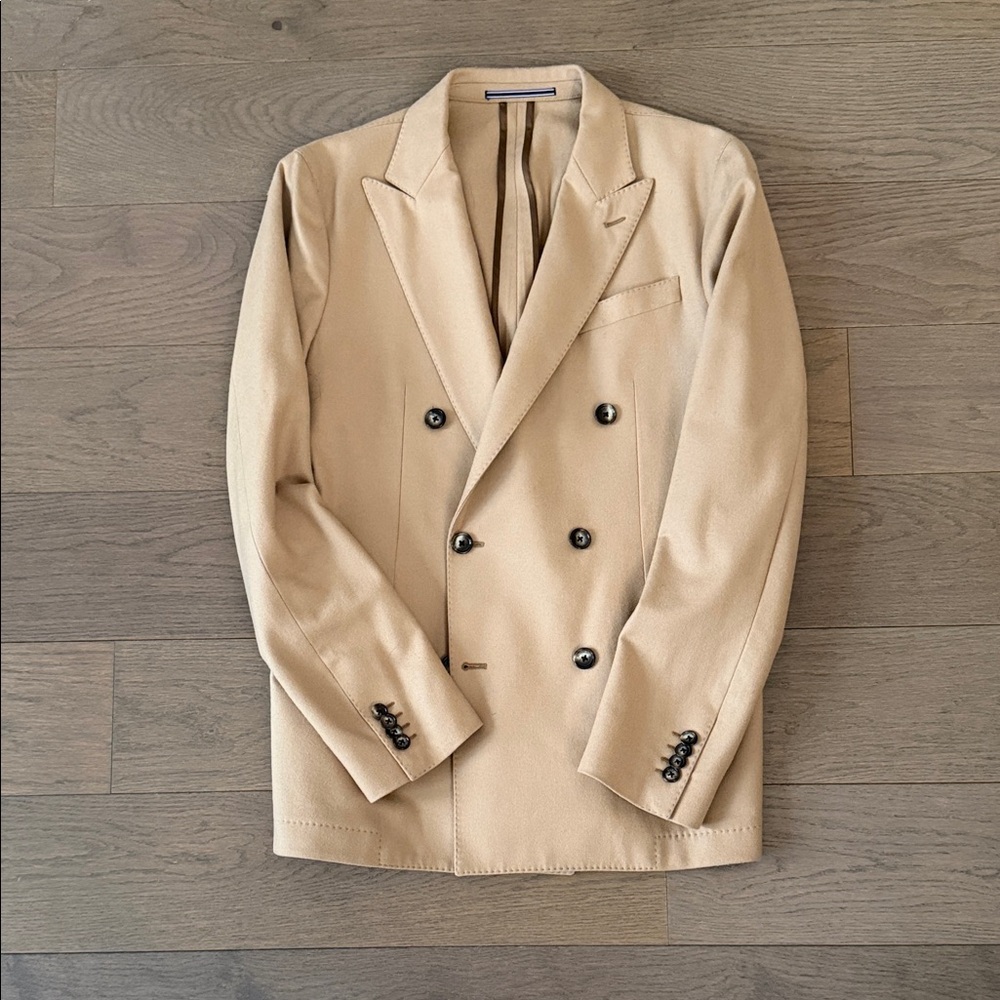 Tommy Hilfiger cashmere tan suit size 46